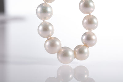 Baroque White Pearl Bracelet