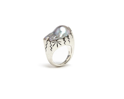 Baroque ‘baby’ Pinky Pearl Ring - Black/Purple