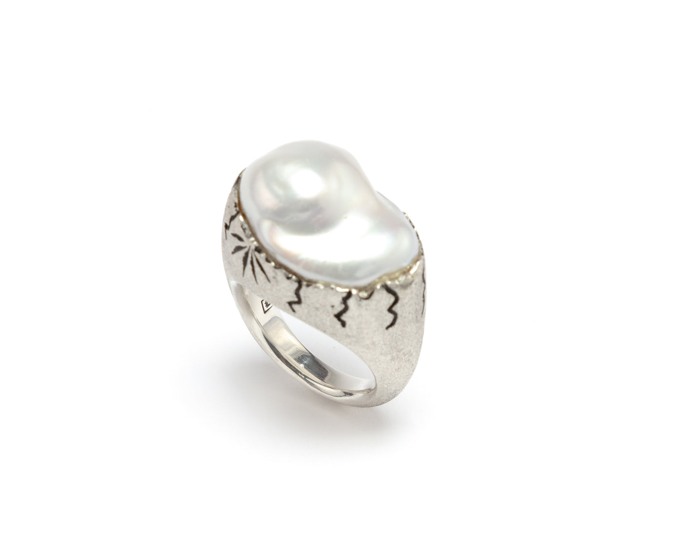 Baroque Pearl Ring - White Iridescent